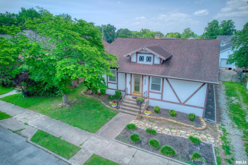 2036 SPRUCE Street, Murphysboro, Illinois 62966, 3 Bedrooms Bedrooms, 0 ,2 BathroomsBathrooms,Residential,For Sale,SPRUCE,0,RMAEB460338