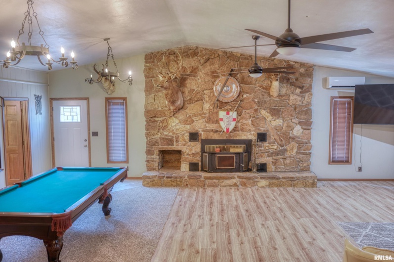 2036 SPRUCE Street, Murphysboro, Illinois 62966, 3 Bedrooms Bedrooms, 0 ,2 BathroomsBathrooms,Residential,For Sale,SPRUCE,0,RMAEB460338