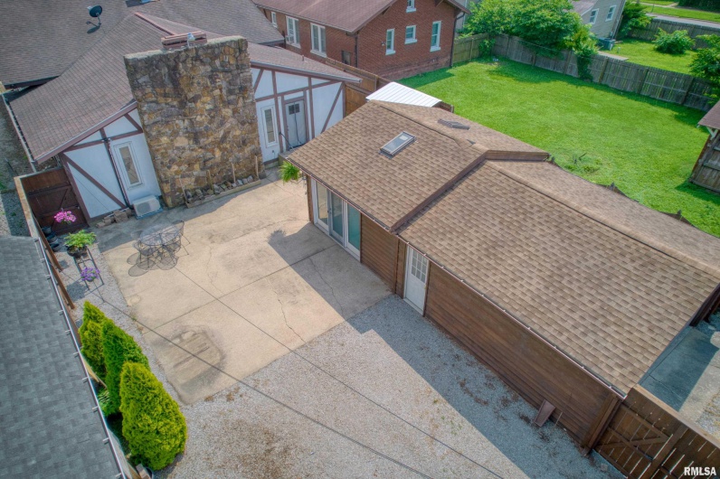 2036 SPRUCE Street, Murphysboro, Illinois 62966, 3 Bedrooms Bedrooms, 0 ,2 BathroomsBathrooms,Residential,For Sale,SPRUCE,0,RMAEB460338