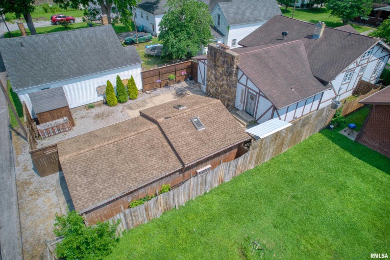 2036 SPRUCE Street, Murphysboro, Illinois 62966, 3 Bedrooms Bedrooms, 0 ,2 BathroomsBathrooms,Residential,For Sale,SPRUCE,0,RMAEB460338