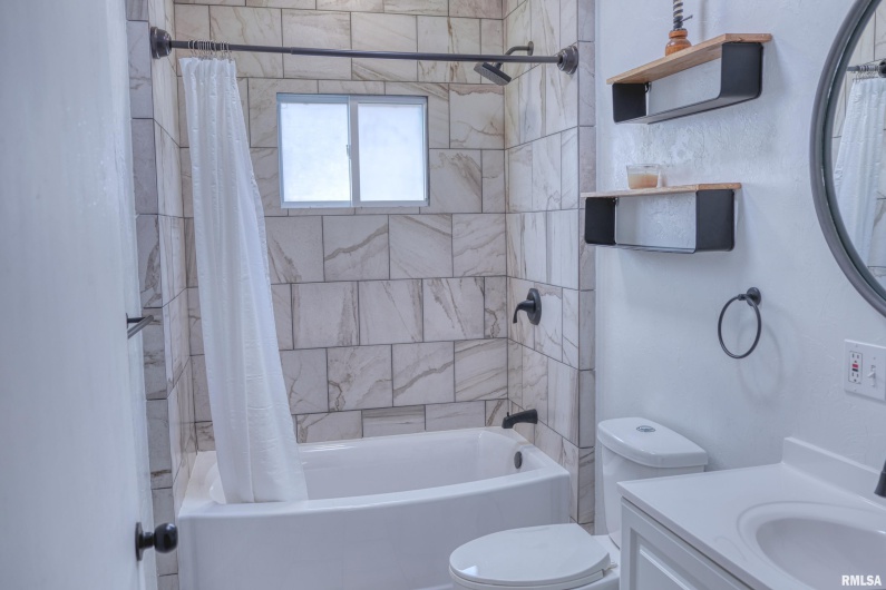 2036 SPRUCE Street, Murphysboro, Illinois 62966, 3 Bedrooms Bedrooms, 0 ,2 BathroomsBathrooms,Residential,For Sale,SPRUCE,0,RMAEB460338