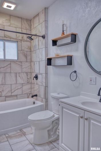 2036 SPRUCE Street, Murphysboro, Illinois 62966, 3 Bedrooms Bedrooms, 0 ,2 BathroomsBathrooms,Residential,For Sale,SPRUCE,0,RMAEB460338