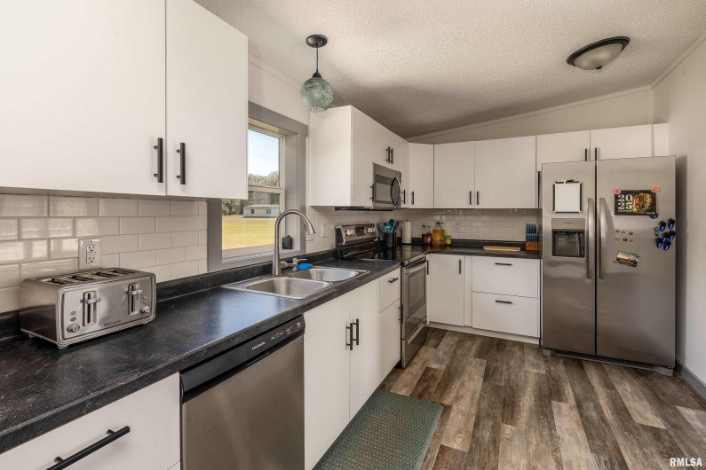 501 TOWER Road, Herrin, Illinois 62948, 3 Bedrooms Bedrooms, 0 ,2 BathroomsBathrooms,Residential,For Sale,TOWER,0,RMAEB460341