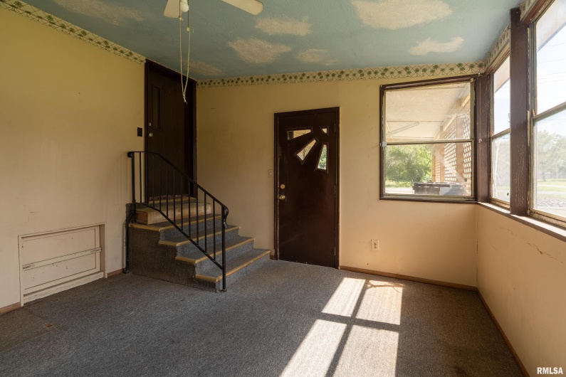 208 PENNSYLVANIA Avenue, Pittsburg, Illinois 62974, 3 Bedrooms Bedrooms, 0 ,2 BathroomsBathrooms,Residential,For Sale,PENNSYLVANIA,0,RMAEB460344