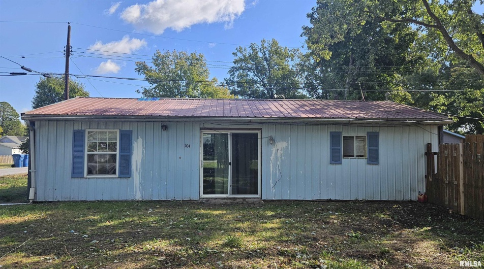 104 PARK Street, Hurst, Illinois 62949, 2 Bedrooms Bedrooms, 0 ,1 BathroomBathrooms,Residential,For Sale,PARK,0,RMAEB460342
