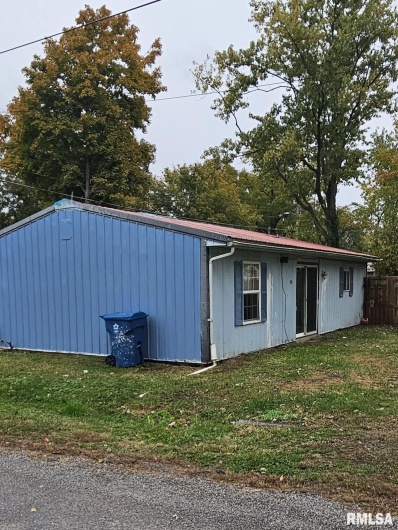 104 PARK Street, Hurst, Illinois 62949, 2 Bedrooms Bedrooms, 0 ,1 BathroomBathrooms,Residential,For Sale,PARK,0,RMAEB460342