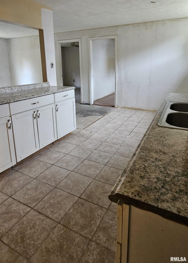 104 PARK Street, Hurst, Illinois 62949, 2 Bedrooms Bedrooms, 0 ,1 BathroomBathrooms,Residential,For Sale,PARK,0,RMAEB460342