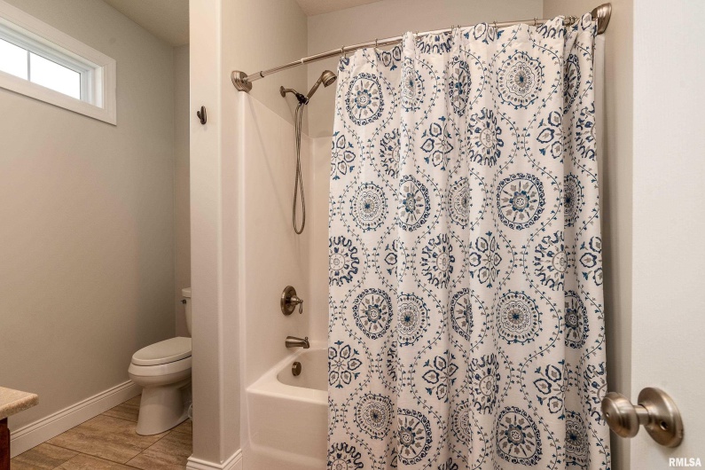 103 EXCALIBUR Drive, Carterville, Illinois 62918, 3 Bedrooms Bedrooms, 0 ,2 BathroomsBathrooms,Residential,For Sale,EXCALIBUR,0,RMAEB460335