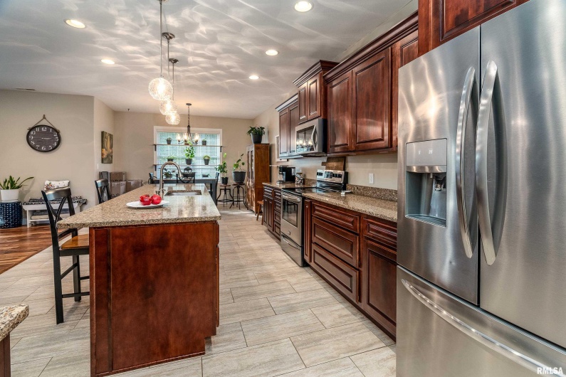 103 EXCALIBUR Drive, Carterville, Illinois 62918, 3 Bedrooms Bedrooms, 0 ,2 BathroomsBathrooms,Residential,For Sale,EXCALIBUR,0,RMAEB460335