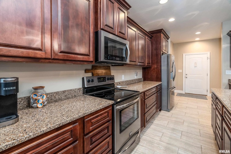 103 EXCALIBUR Drive, Carterville, Illinois 62918, 3 Bedrooms Bedrooms, 0 ,2 BathroomsBathrooms,Residential,For Sale,EXCALIBUR,0,RMAEB460335