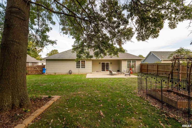 103 EXCALIBUR Drive, Carterville, Illinois 62918, 3 Bedrooms Bedrooms, 0 ,2 BathroomsBathrooms,Residential,For Sale,EXCALIBUR,0,RMAEB460335