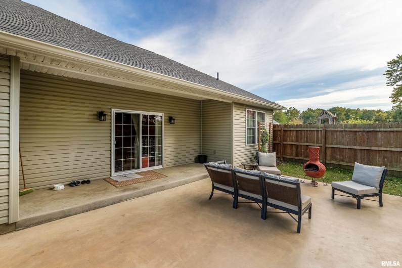 103 EXCALIBUR Drive, Carterville, Illinois 62918, 3 Bedrooms Bedrooms, 0 ,2 BathroomsBathrooms,Residential,For Sale,EXCALIBUR,0,RMAEB460335