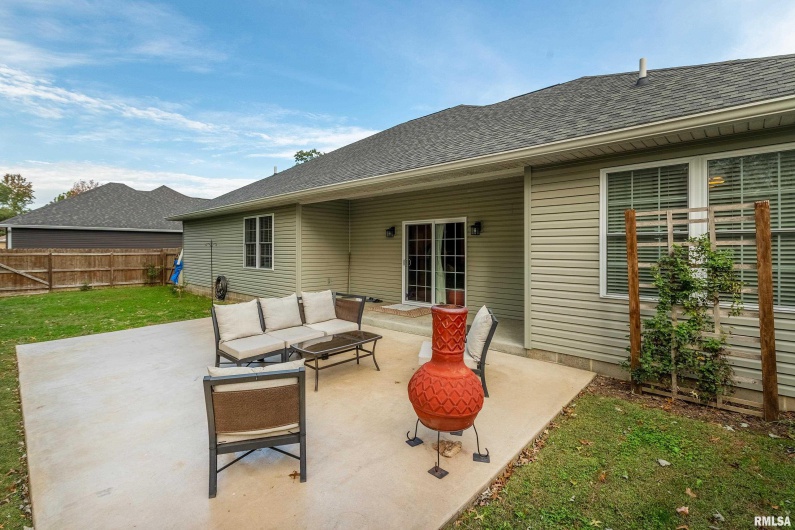 103 EXCALIBUR Drive, Carterville, Illinois 62918, 3 Bedrooms Bedrooms, 0 ,2 BathroomsBathrooms,Residential,For Sale,EXCALIBUR,0,RMAEB460335