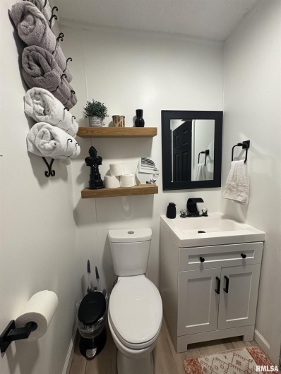 1303 MAPLE Street, Carterville, Illinois 62918, 3 Bedrooms Bedrooms, 0 ,2 BathroomsBathrooms,Residential,For Sale,MAPLE,0,RMAEB460346