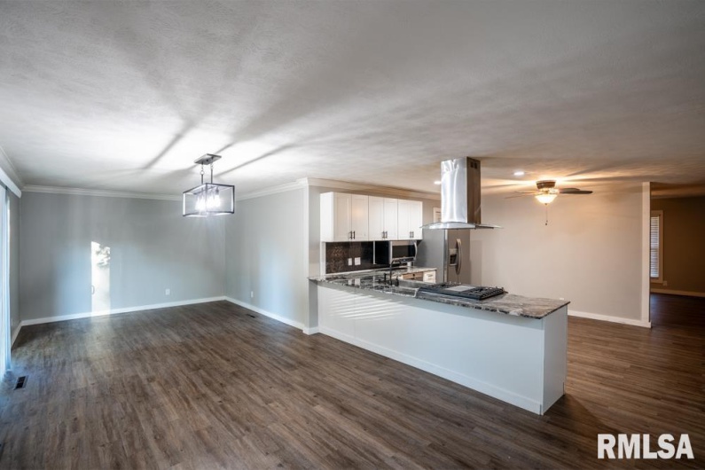 1104 POPLAR Street, Herrin, Illinois 62948, 3 Bedrooms Bedrooms, 0 ,1 BathroomBathrooms,Residential,For Sale,POPLAR,0,RMAQC4268973