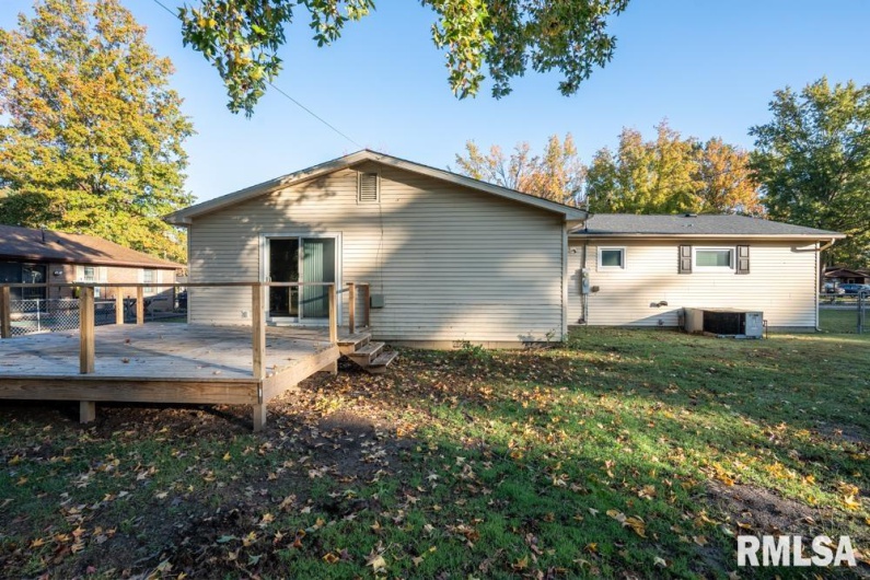 1104 POPLAR Street, Herrin, Illinois 62948, 3 Bedrooms Bedrooms, 0 ,1 BathroomBathrooms,Residential,For Sale,POPLAR,0,RMAQC4268973