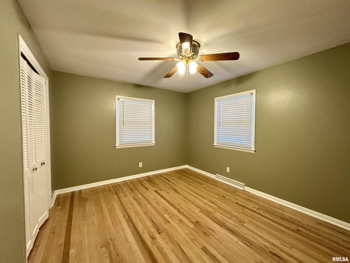 1406 TAYLOR Drive, Carbondale, Illinois 62901, 3 Bedrooms Bedrooms, 0 ,1 BathroomBathrooms,Residential,For Sale,TAYLOR,0,RMAEB460003