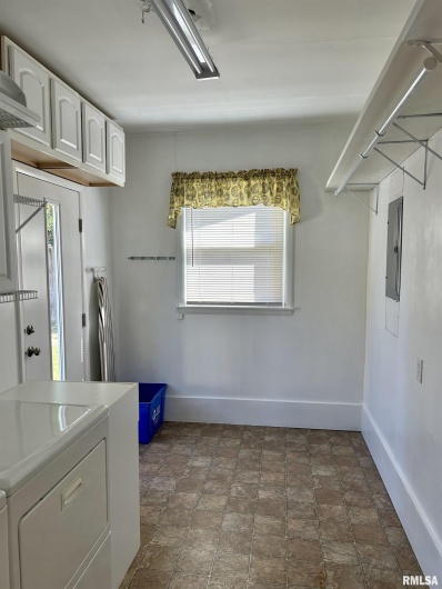 1406 TAYLOR Drive, Carbondale, Illinois 62901, 3 Bedrooms Bedrooms, 0 ,1 BathroomBathrooms,Residential,For Sale,TAYLOR,0,RMAEB460003