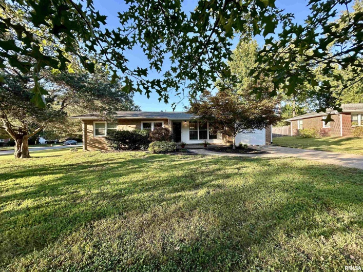 1406 TAYLOR Drive, Carbondale, Illinois 62901, 3 Bedrooms Bedrooms, 0 ,1 BathroomBathrooms,Residential,For Sale,TAYLOR,0,RMAEB460003