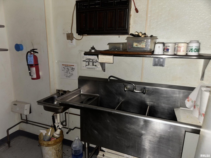 106 BUSH Street, Hurst, Illinois 62949, 0 , 0 ,0,Commercial Sale,For Sale,BUSH,0,RMAQC4268984