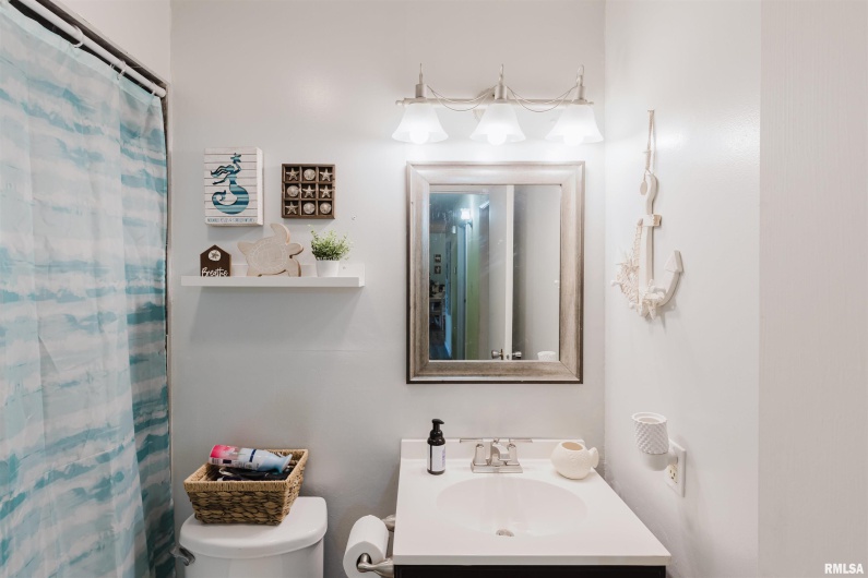 829 MELODY Lane, Herrin, Illinois 62948, 3 Bedrooms Bedrooms, 0 ,2 BathroomsBathrooms,Residential,For Sale,MELODY,0,RMAQC4268987