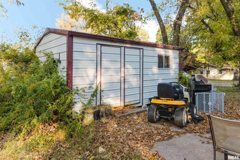 829 MELODY Lane, Herrin, Illinois 62948, 3 Bedrooms Bedrooms, 0 ,2 BathroomsBathrooms,Residential,For Sale,MELODY,0,RMAQC4268987