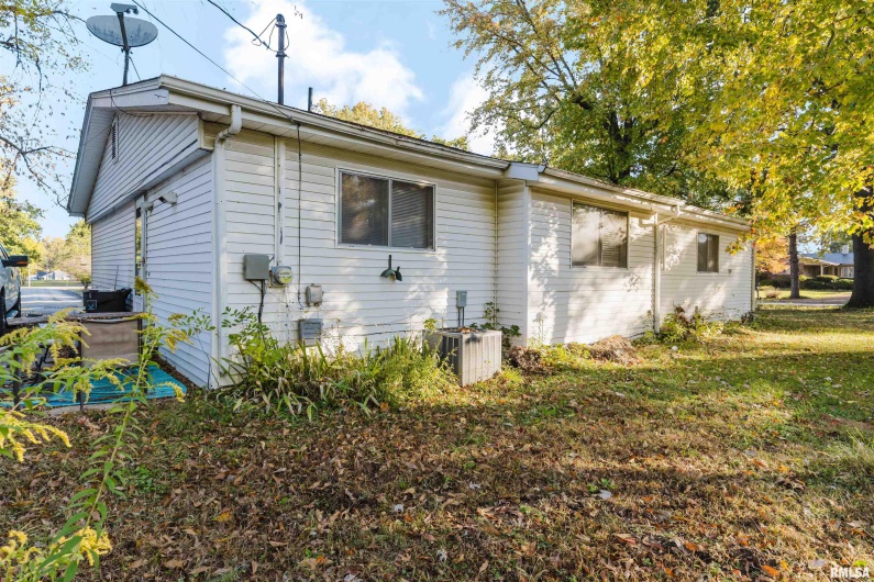 829 MELODY Lane, Herrin, Illinois 62948, 3 Bedrooms Bedrooms, 0 ,2 BathroomsBathrooms,Residential,For Sale,MELODY,0,RMAQC4268987