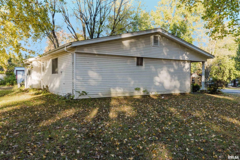 829 MELODY Lane, Herrin, Illinois 62948, 3 Bedrooms Bedrooms, 0 ,2 BathroomsBathrooms,Residential,For Sale,MELODY,0,RMAQC4268987
