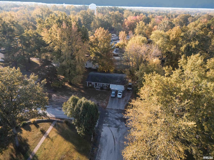 829 MELODY Lane, Herrin, Illinois 62948, 3 Bedrooms Bedrooms, 0 ,2 BathroomsBathrooms,Residential,For Sale,MELODY,0,RMAQC4268987