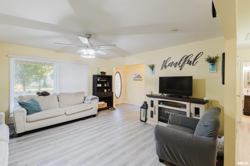 829 MELODY Lane, Herrin, Illinois 62948, 3 Bedrooms Bedrooms, 0 ,2 BathroomsBathrooms,Residential,For Sale,MELODY,0,RMAQC4268987