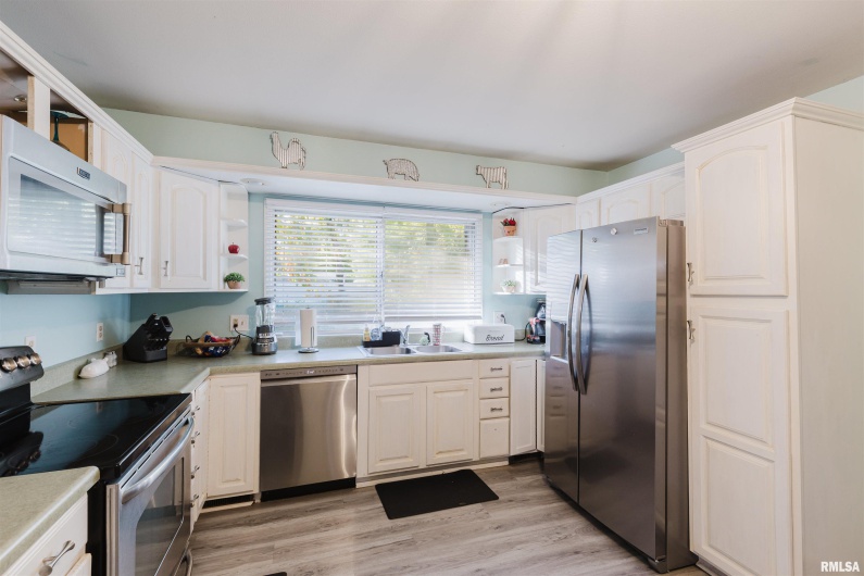 829 MELODY Lane, Herrin, Illinois 62948, 3 Bedrooms Bedrooms, 0 ,2 BathroomsBathrooms,Residential,For Sale,MELODY,0,RMAQC4268987