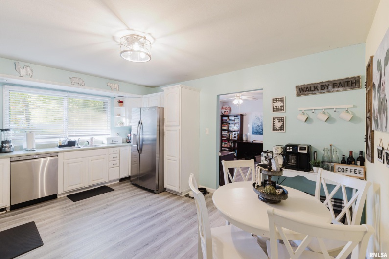 829 MELODY Lane, Herrin, Illinois 62948, 3 Bedrooms Bedrooms, 0 ,2 BathroomsBathrooms,Residential,For Sale,MELODY,0,RMAQC4268987