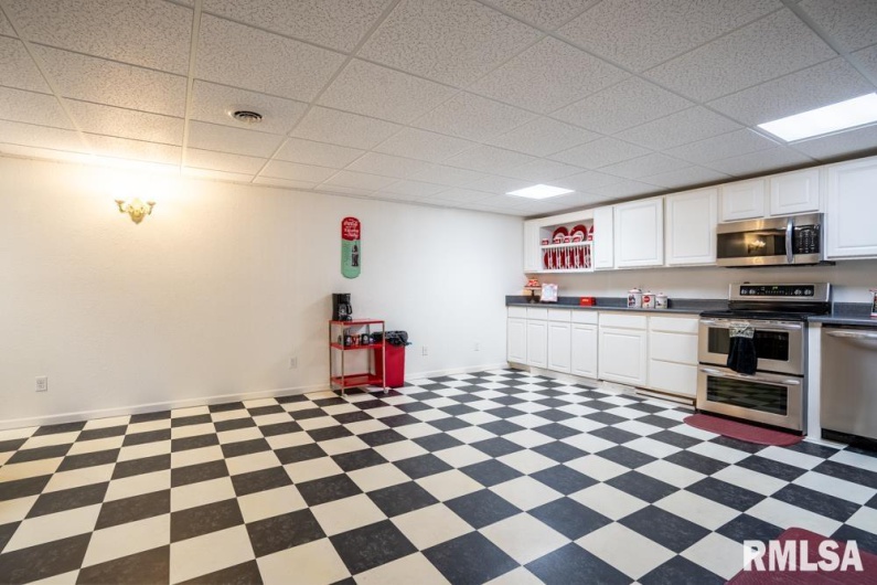 12451 Dahmer Way, Carterville, Illinois 62918, 5 Bedrooms Bedrooms, 0 ,3 BathroomsBathrooms,Residential,For Sale,Dahmer,0,RMAQC4268995