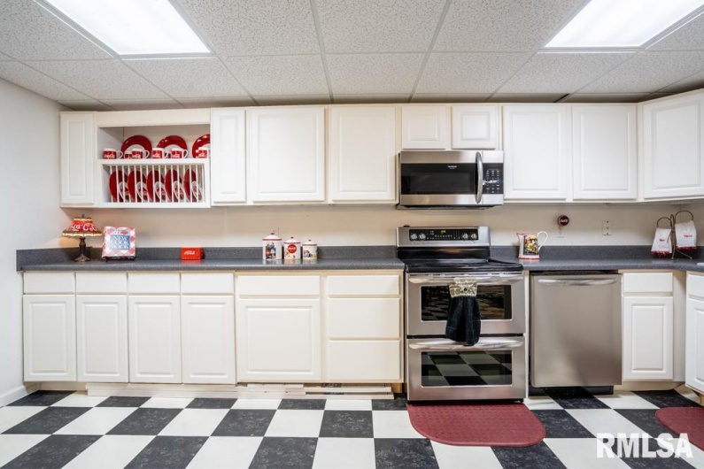 12451 Dahmer Way, Carterville, Illinois 62918, 5 Bedrooms Bedrooms, 0 ,3 BathroomsBathrooms,Residential,For Sale,Dahmer,0,RMAQC4268995