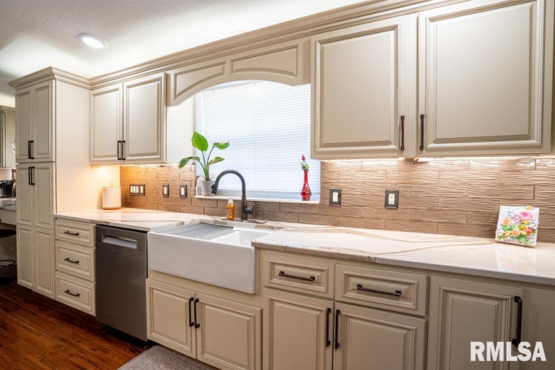 12451 Dahmer Way, Carterville, Illinois 62918, 5 Bedrooms Bedrooms, 0 ,3 BathroomsBathrooms,Residential,For Sale,Dahmer,0,RMAQC4268995