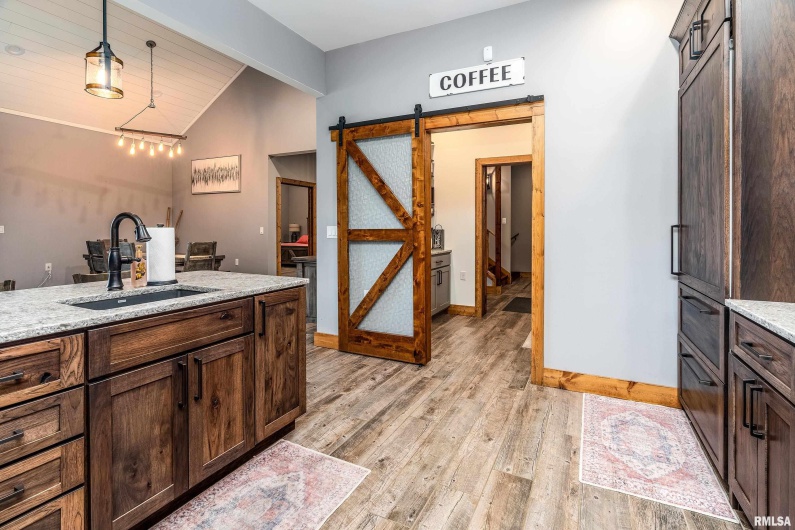 1651 Sneed Road, Carbondale, Illinois 62902, 3 Bedrooms Bedrooms, 0 ,4 BathroomsBathrooms,Residential,For Sale,Sneed,0,RMAEB460352