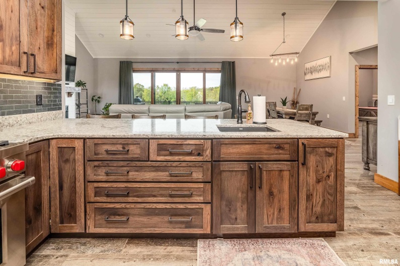 1651 Sneed Road, Carbondale, Illinois 62902, 3 Bedrooms Bedrooms, 0 ,4 BathroomsBathrooms,Residential,For Sale,Sneed,0,RMAEB460352