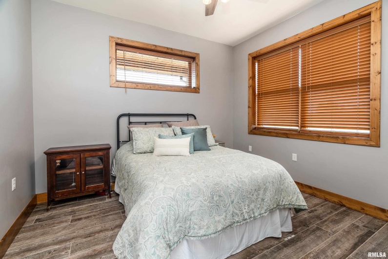 1651 Sneed Road, Carbondale, Illinois 62902, 3 Bedrooms Bedrooms, 0 ,4 BathroomsBathrooms,Residential,For Sale,Sneed,0,RMAEB460352