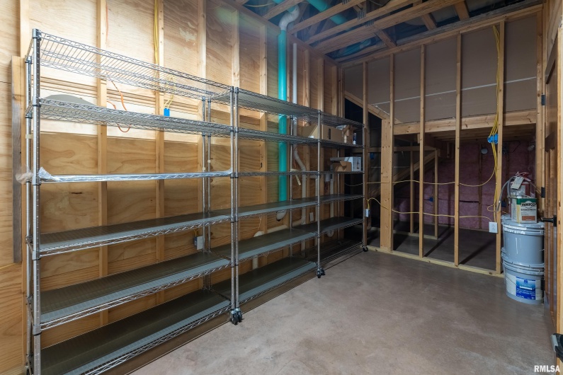 1651 Sneed Road, Carbondale, Illinois 62902, 3 Bedrooms Bedrooms, 0 ,4 BathroomsBathrooms,Residential,For Sale,Sneed,0,RMAEB460352