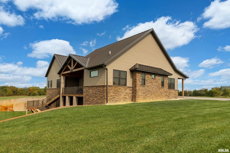 1651 Sneed Road, Carbondale, Illinois 62902, 3 Bedrooms Bedrooms, 0 ,4 BathroomsBathrooms,Residential,For Sale,Sneed,0,RMAEB460352