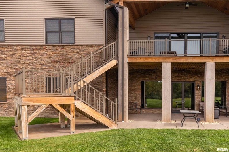 1651 Sneed Road, Carbondale, Illinois 62902, 3 Bedrooms Bedrooms, 0 ,4 BathroomsBathrooms,Residential,For Sale,Sneed,0,RMAEB460352