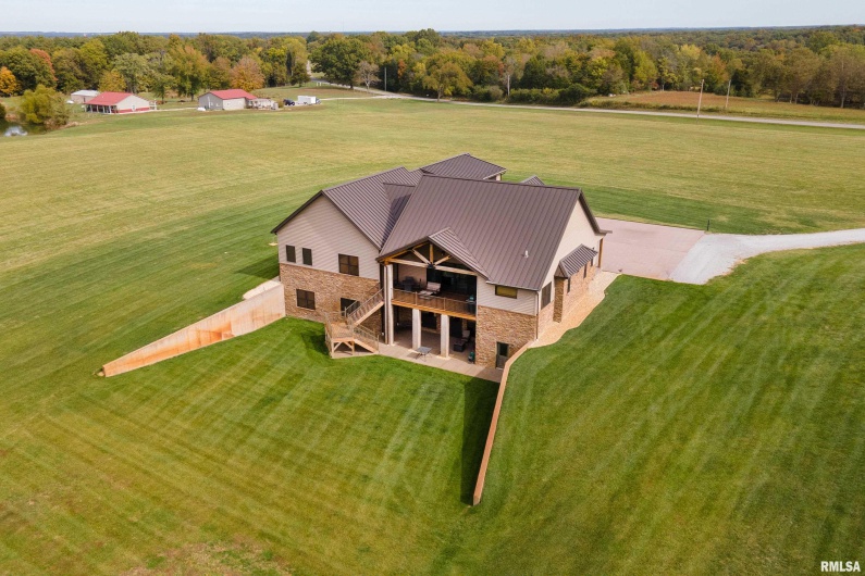 1651 Sneed Road, Carbondale, Illinois 62902, 3 Bedrooms Bedrooms, 0 ,4 BathroomsBathrooms,Residential,For Sale,Sneed,0,RMAEB460352