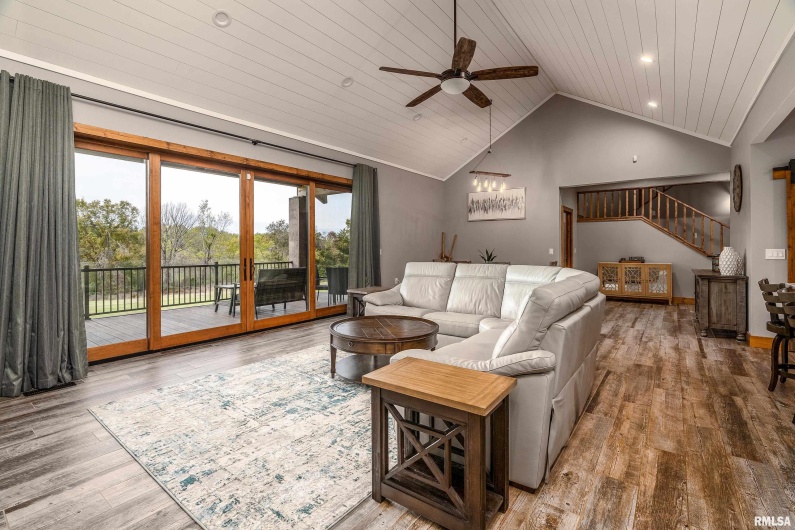 1651 Sneed Road, Carbondale, Illinois 62902, 3 Bedrooms Bedrooms, 0 ,4 BathroomsBathrooms,Residential,For Sale,Sneed,0,RMAEB460352