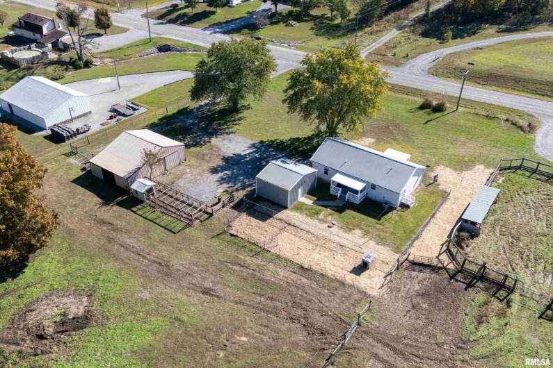 2080 Route 166 Road, Creal Springs, Illinois 62922, 3 Bedrooms Bedrooms, 0 ,2 BathroomsBathrooms,Residential,For Sale,Route 166,0,RMAQC4269007