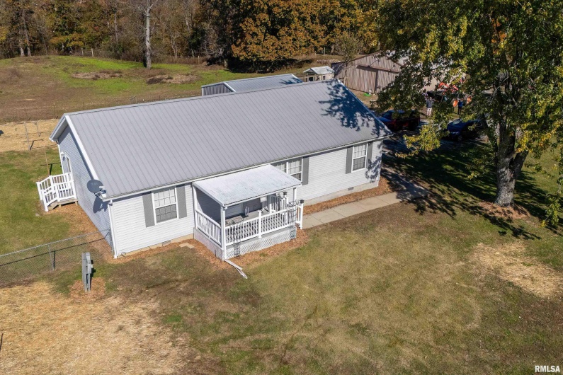 2080 Route 166 Road, Creal Springs, Illinois 62922, 3 Bedrooms Bedrooms, 0 ,2 BathroomsBathrooms,Residential,For Sale,Route 166,0,RMAQC4269007