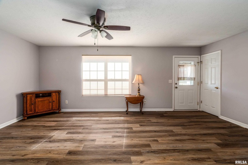 2080 Route 166 Road, Creal Springs, Illinois 62922, 3 Bedrooms Bedrooms, 0 ,2 BathroomsBathrooms,Residential,For Sale,Route 166,0,RMAQC4269007