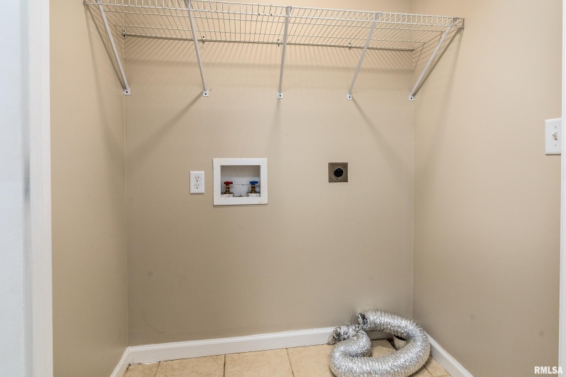 1321 7TH Street, Herrin, Illinois 62948, 3 Bedrooms Bedrooms, 0 ,2 BathroomsBathrooms,Residential,For Sale,7TH,0,RMAQC4264360