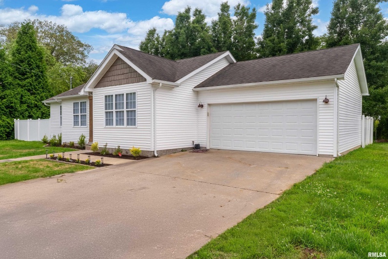 1321 7TH Street, Herrin, Illinois 62948, 3 Bedrooms Bedrooms, 0 ,2 BathroomsBathrooms,Residential,For Sale,7TH,0,RMAQC4264360