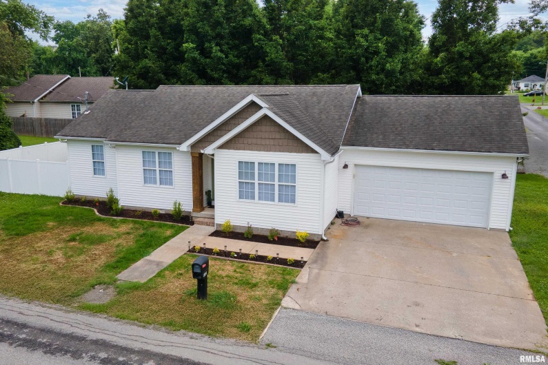 1321 7TH Street, Herrin, Illinois 62948, 3 Bedrooms Bedrooms, 0 ,2 BathroomsBathrooms,Residential,For Sale,7TH,0,RMAQC4264360