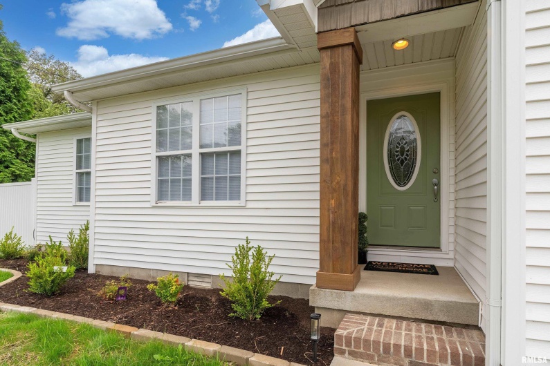 1321 7TH Street, Herrin, Illinois 62948, 3 Bedrooms Bedrooms, 0 ,2 BathroomsBathrooms,Residential,For Sale,7TH,0,RMAQC4264360